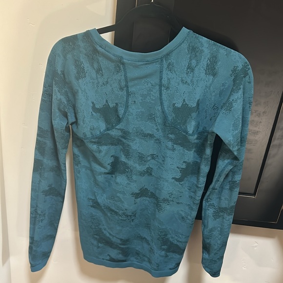 Athleta long-sleeve performance top - Picture 2 of 3